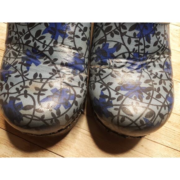 Dansko Women's Vegan Blue Floral Clogs Size 7.5/38 - Some Flaws See Pics - Picture 16 of 16